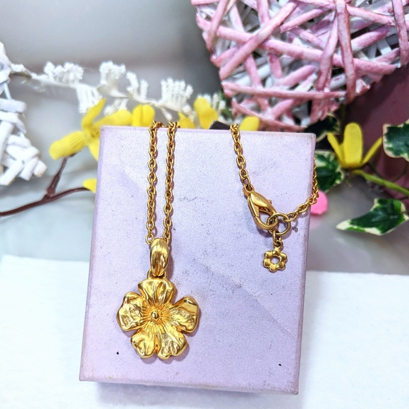 KENZO Flower Necklace - Picture 2 of 6